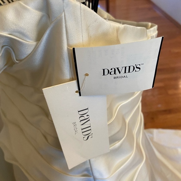 David’s Bridal NWT Soft White Strapless Wedding Gown Women’s Size 26 W Plus - Picture 9 of 15